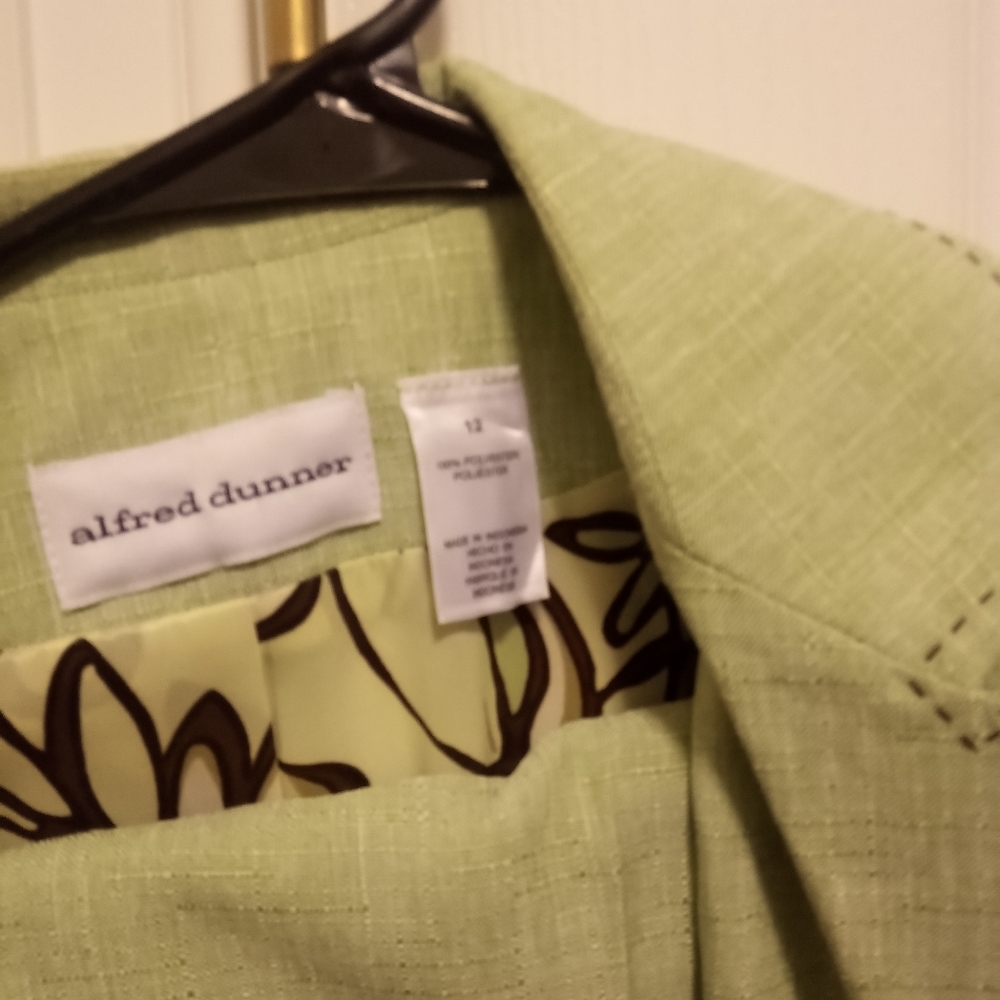 Alfred Dunner 2 piece pant suit size 12